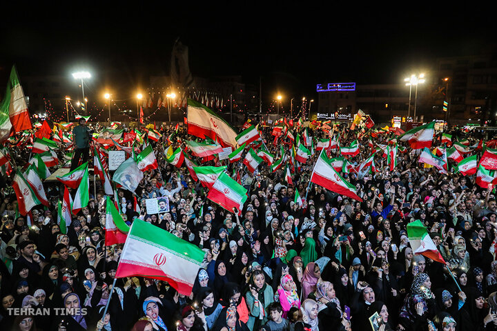 Tehran: 200th Night of Public Gatherings at Enghelab Square