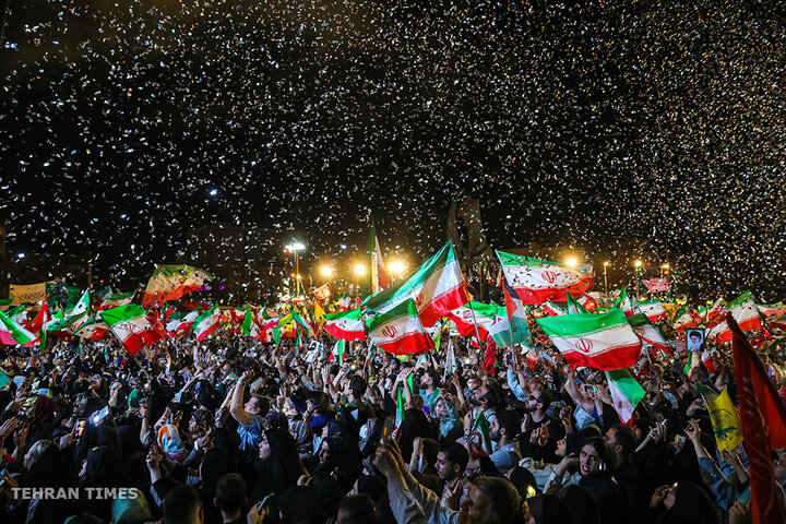 Tehran: 200th Night of Public Gatherings at Enghelab Square