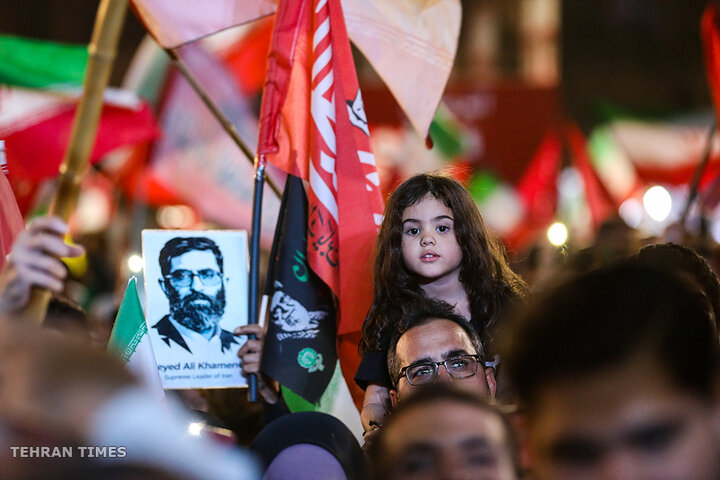 Tehran: 200th Night of Public Gatherings at Enghelab Square