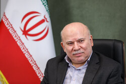 فکری: ایران نباید توسعه روابط خارجی را به پایان جنگ موکول کند