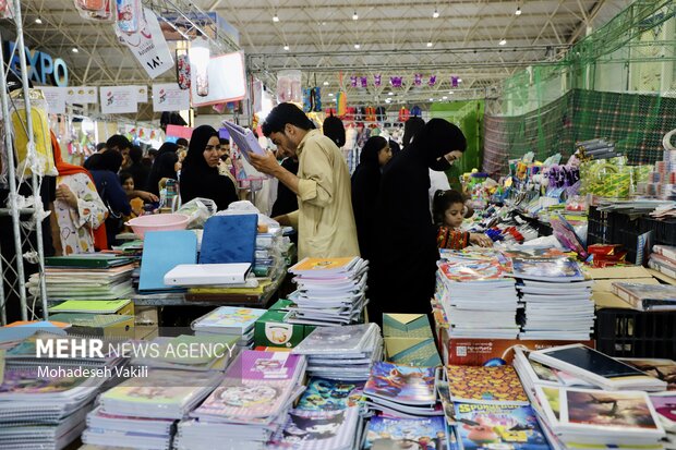حال و هوای بازار زاهدان در آستانه سال تحصیلی جدید