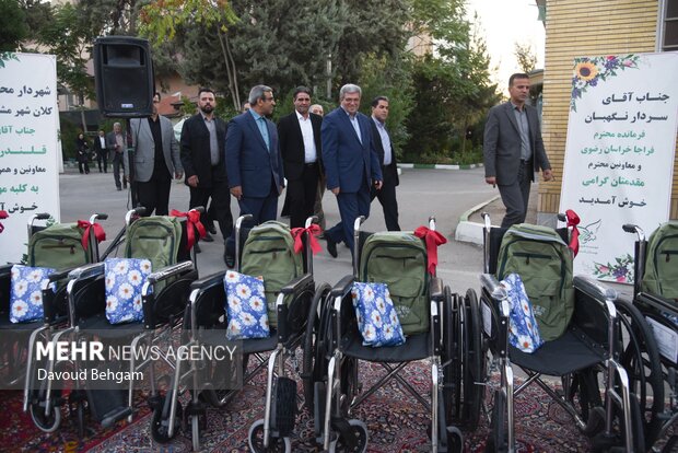 اهدا ۳۰۰ دستگاه ویلچیر به توانخواهان بهزیستی خراسان رضوی
