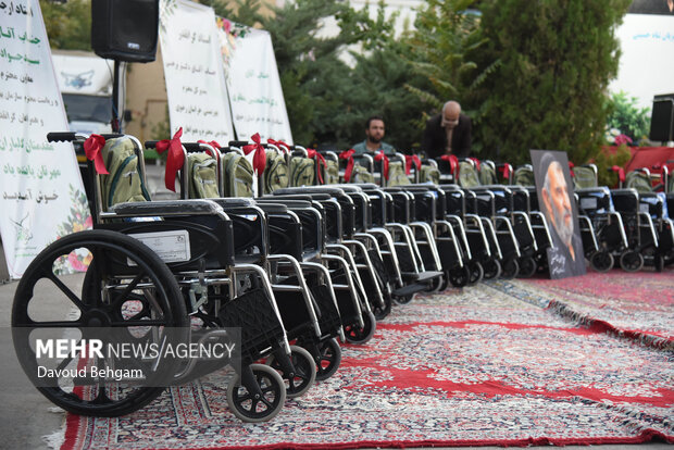 اهدا ۳۰۰ دستگاه ویلچیر به توانخواهان بهزیستی خراسان رضوی