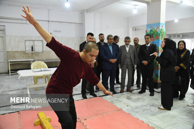 اهدا ۳۰۰ دستگاه ویلچیر به توانخواهان بهزیستی خراسان رضوی
