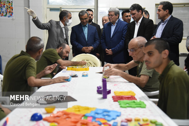 اهدا ۳۰۰ دستگاه ویلچیر به توانخواهان بهزیستی خراسان رضوی