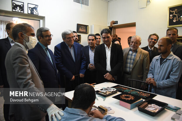 اهدا ۳۰۰ دستگاه ویلچیر به توانخواهان بهزیستی خراسان رضوی