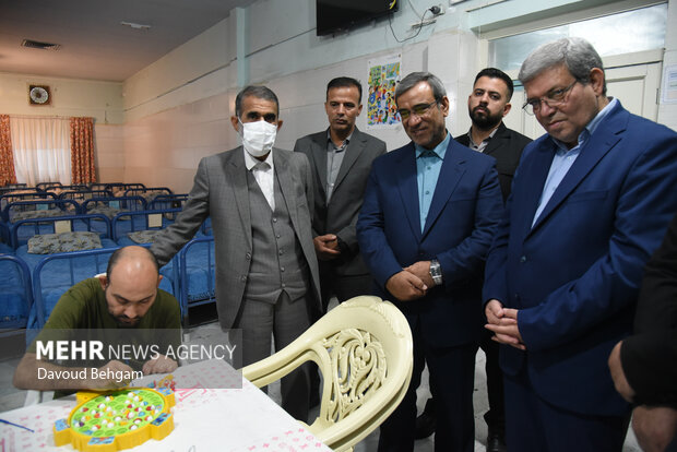 اهدا ۳۰۰ دستگاه ویلچیر به توانخواهان بهزیستی خراسان رضوی