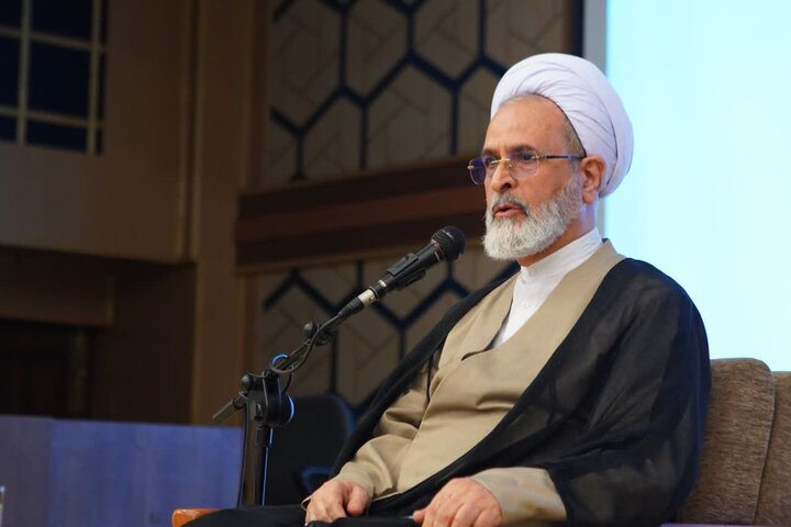 آیت الله اعرافی: نرم‌افزار اداره جامعه اسلامی باید از فقه استخراج شود