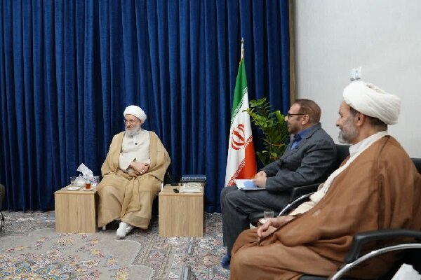 هشدار درباره فراموشی نسخه‌شناسی و پیشنهاد برای احیای حاشیه ملاعبدالله