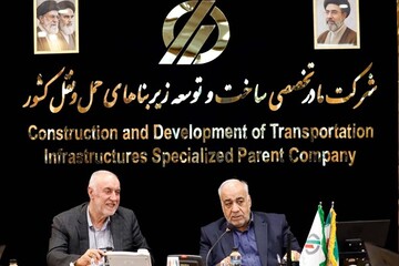 بازوند: منابع کشور باید به سمت کریدورهای اولویت‌دار هدایت شود
