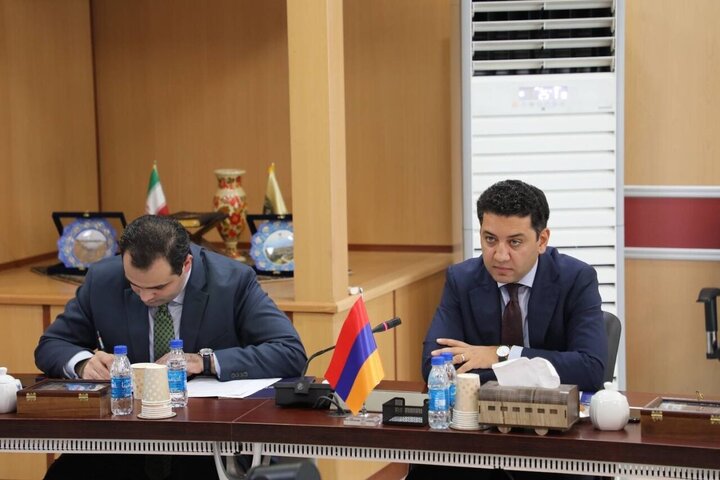 Armenia eyes boosting coop. btw Tehran-Yerevan in rail, trade