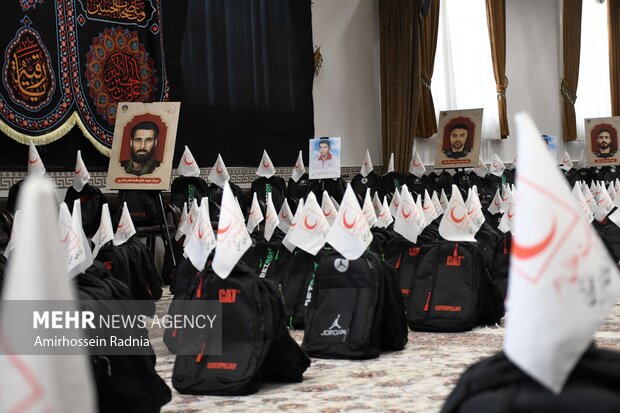 اهدای ۱۷۰۰ بسته کمک آموزشی هلال احمر به دانش آموزان در بیرجند