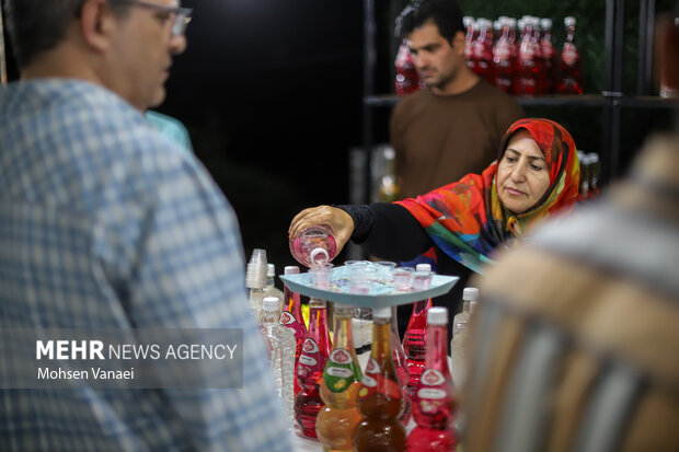جشنواره گلاب‌گیری و صنایع دستی