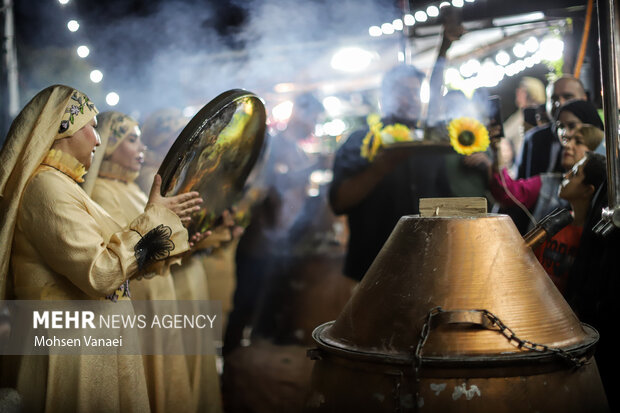 جشنواره گلاب‌گیری و صنایع دستی