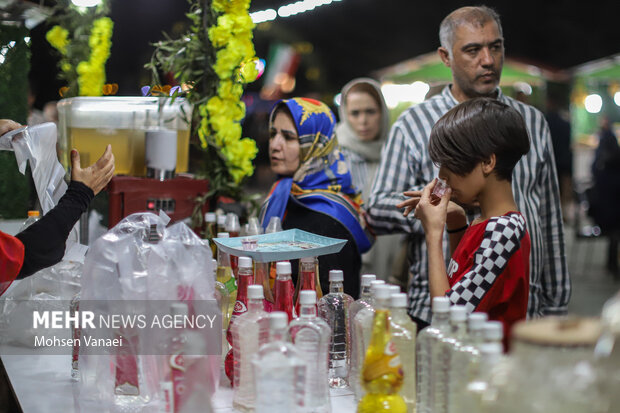 جشنواره گلاب‌گیری و صنایع دستی