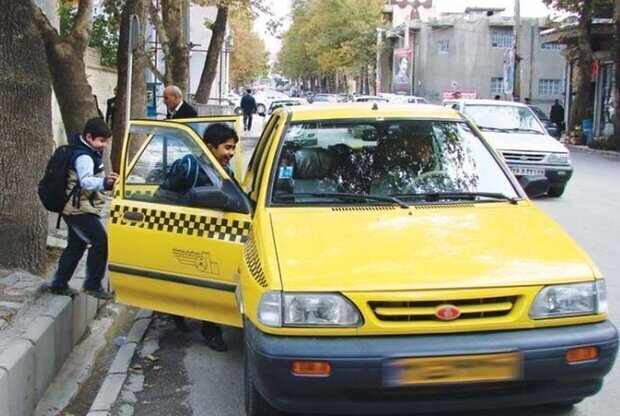 زندی‌نیا: فعالیت سرویس‌های مدارس در بوشهر منطبق با مصوبه شورا باشد