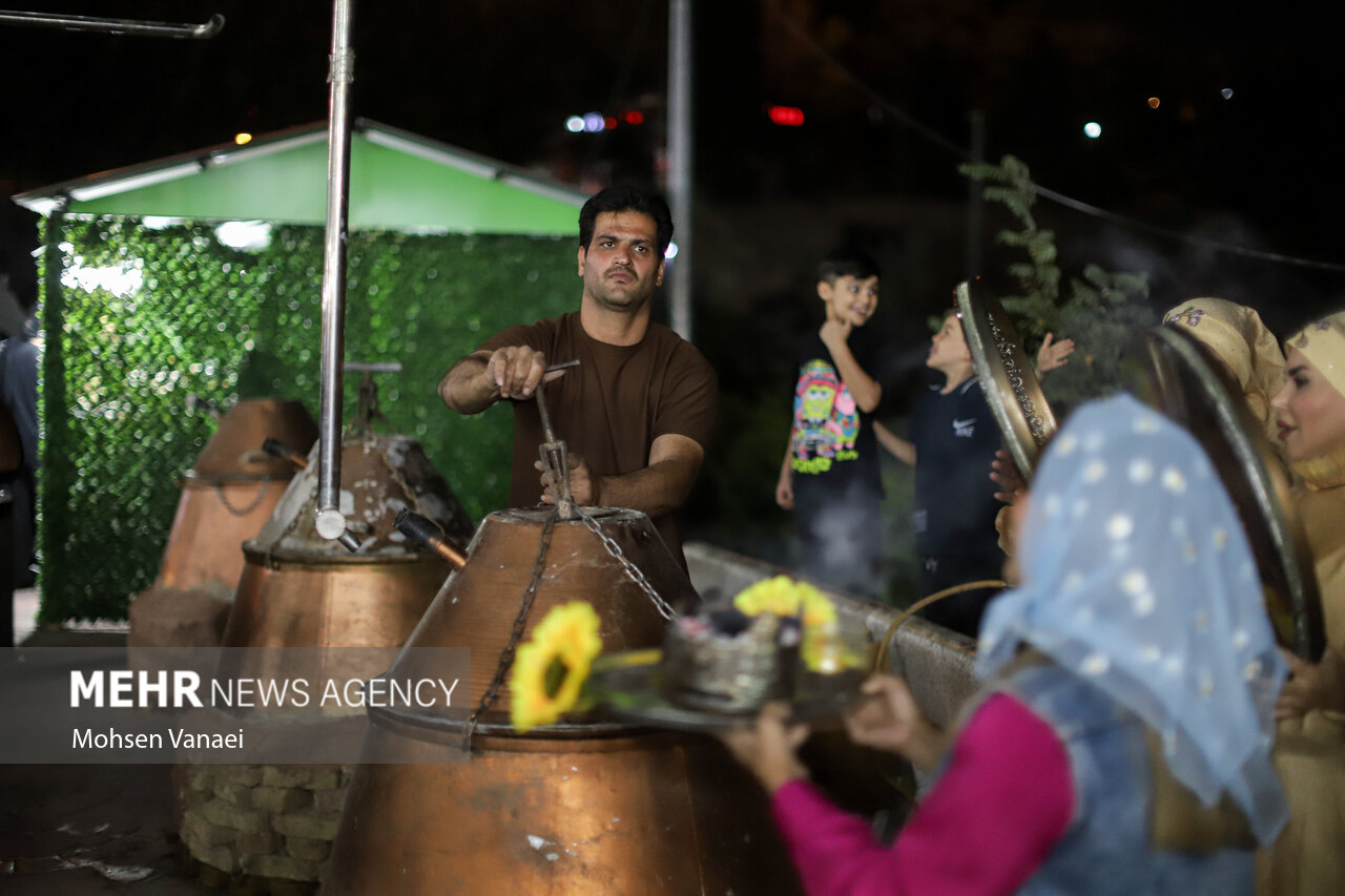 جشنواره گلاب‌گیری و صنایع دستی