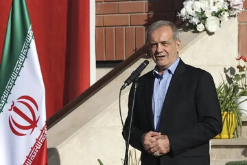 İran'da yeni eğitim ve öğretim yılının zili Cumhurbaşkanı tarafından çalındı