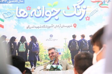 ۱۰ هزار و ۵۶۷ دانش آموز پایه هفتمی در استان سمنان راهی مدرسه شدند