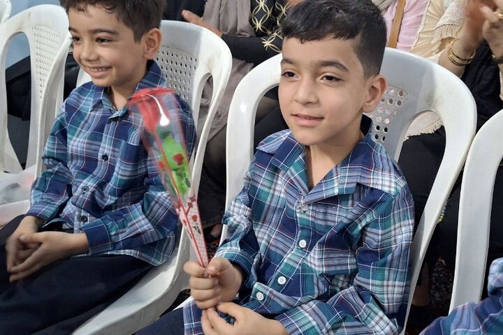 جشن شکوفهها در گناوه برگزار شد