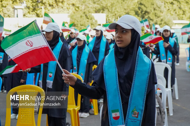 نواختن زنگ جوانه‌ها در شیراز