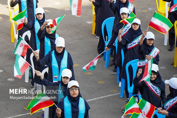 نواختن زنگ جوانه‌ها در شیراز