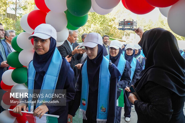 نواختن زنگ جوانه‌ها در شیراز
