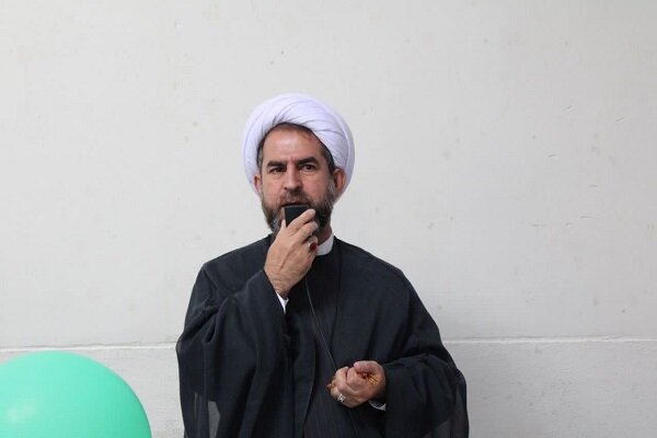 فضای مجازی را به جای حاشیه به فرصتی برای علم‌آموزی تبدیل کنیم