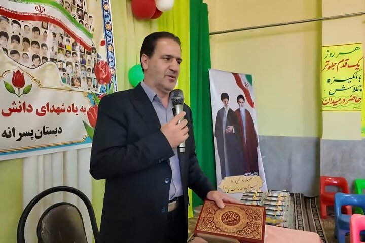 ۳۵۰ کلاس اولی در بهاباد سال تحصیلی جدید را آغاز کردند
