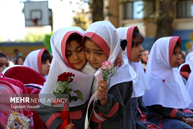 جشن شکوفه‌ها در همدان