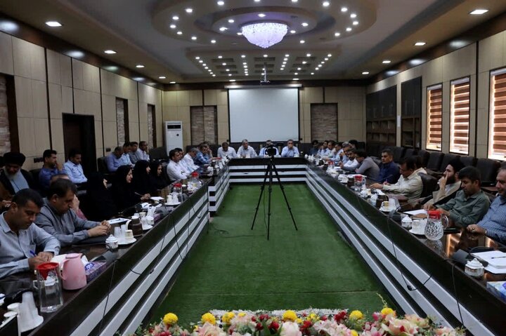 فرماندار دشتی: دولت متعهدانه پای کار مردم است
