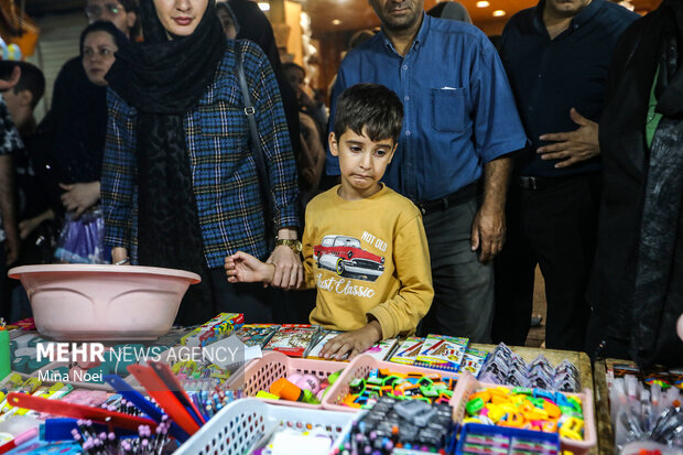 بازار لوازمالتحریر در آستانه سال تحصیلی جدید در <a href='https://sayeb.ir/tag/%d8%aa%d8%a8%d8%b1%db%8c%d8%b2'></div>تبریز</a>