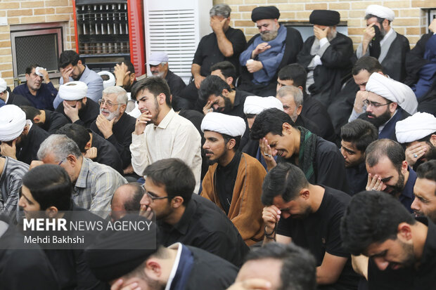 وداع با پیکر آیت‌الله شبیری زنجانی در قم