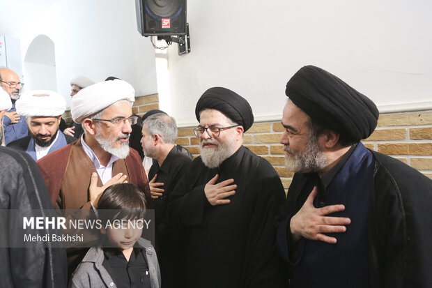 وداع با پیکر آیت‌الله شبیری زنجانی در قم