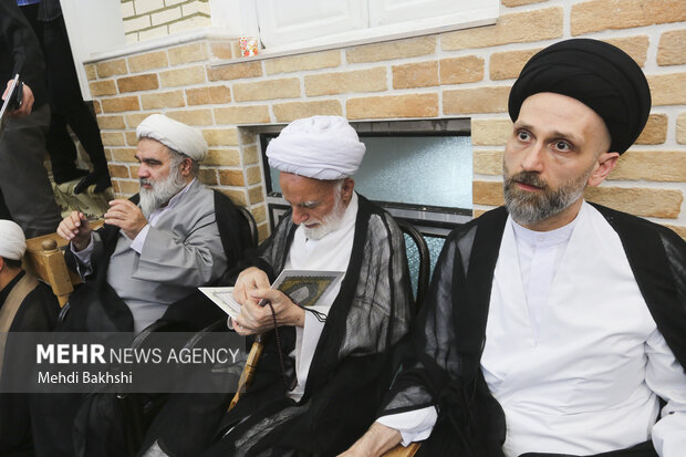 وداع با پیکر آیت‌الله شبیری زنجانی در قم