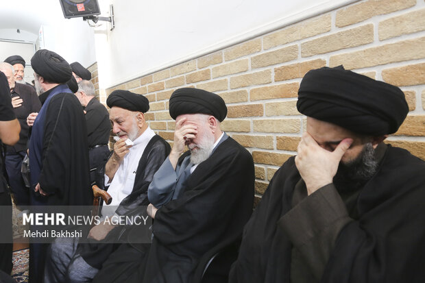 وداع با پیکر آیت‌الله شبیری زنجانی در قم