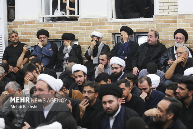 وداع با پیکر آیت‌الله شبیری زنجانی در قم