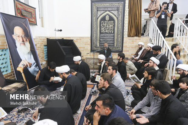 وداع با پیکر آیت‌الله شبیری زنجانی در قم