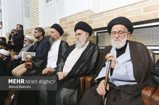 وداع با پیکر آیت‌الله شبیری زنجانی در قم