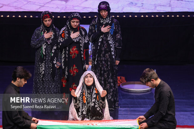 مراسم افتتاحیه بیستمین جشنواره بینالمللی تئاتر مقاومت برگزار شد 28 آئین افتتاحیه بیستمین جشنواره بینالمللی تئاتر مقاومت