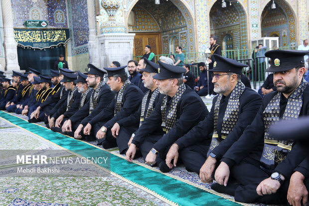 آیین تعویض پرچم حرم حضرت معصومه(س) به مناسبت شهادت بانوی کرامت