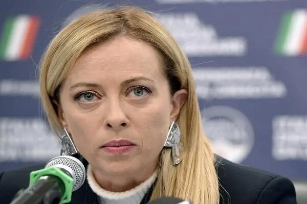 ملونی: ممنوعیت برقع و نقاب در مدارس ایتالیا در راه است