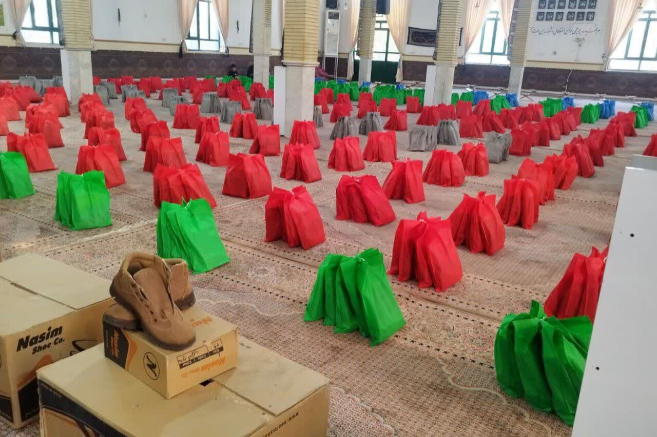 تحلیل خبر: توزیع ۲۳۰۰ بسته تحصیلی میان دانش‌آموزان نیازمند پارس‌آباد | مهر - کد 85fb