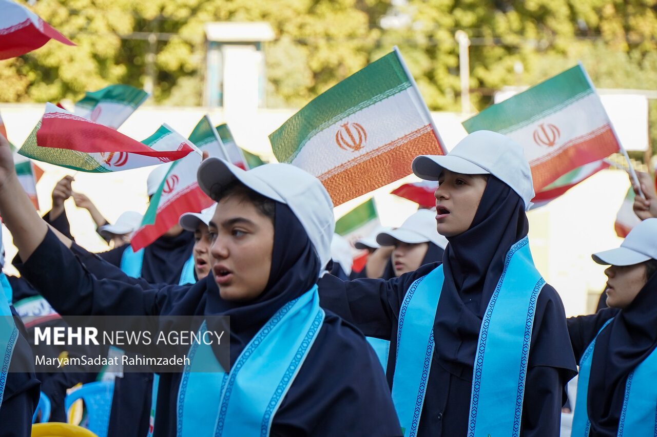 جوانه های زاهدانی به استقبال درس و مشق رفتند