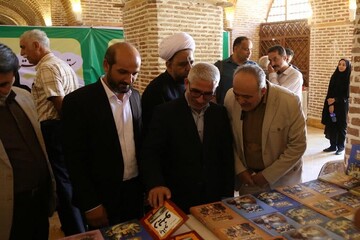 نمایشگاه کتاب و بازی‌های فکری در سعدالسلطنه قزوین افتتاح شد