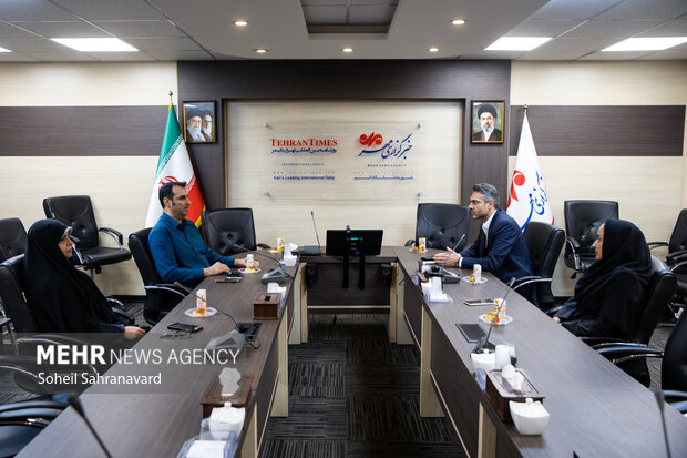 حضور مدیرکل امور اقتصادی و دارایی خراسان جنوبی در گروه رسانهای مهر حضور مدیرکل امور اقتصادی و دارایی خراسان جنوبی در گروه رسانهای مهر