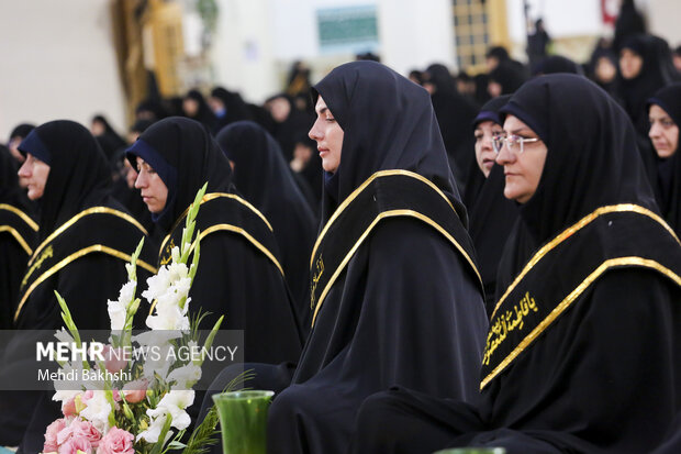 آیین شمعدان گردانی خادمان حرم حضرت معصومه(س)