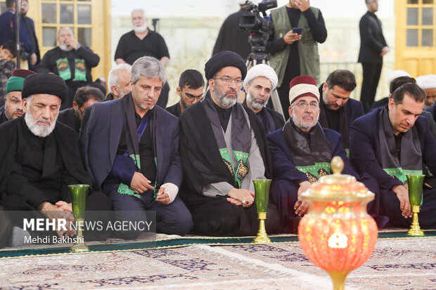 آیین شمعدان گردانی خادمان حرم حضرت معصومه(س)