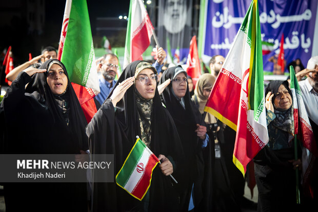 بزرگداشت شهدای دانش‌آموز در میدان بزرگمهر<a href='https://sayeb.ir/tag/%d8%a7%d8%b5%d9%81%d9%87%d8%a7%d9%86'></div>اصفهان</a>