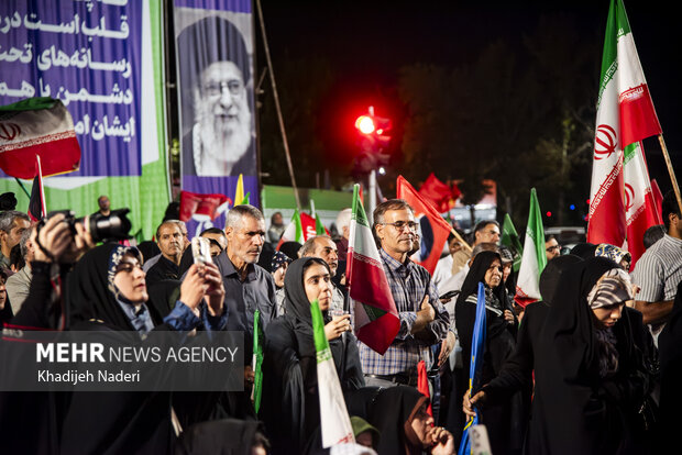 بزرگداشت شهدای دانش‌آموز در میدان بزرگمهر<a href='https://sayeb.ir/tag/%d8%a7%d8%b5%d9%81%d9%87%d8%a7%d9%86'></div>اصفهان</a>
